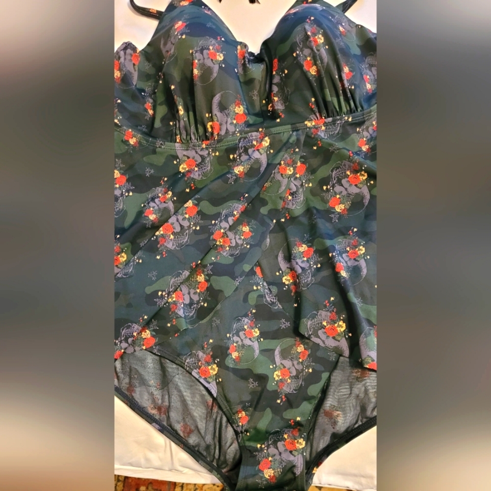 Torrid Skulls And Roses NWT swimsuit With A Skirt